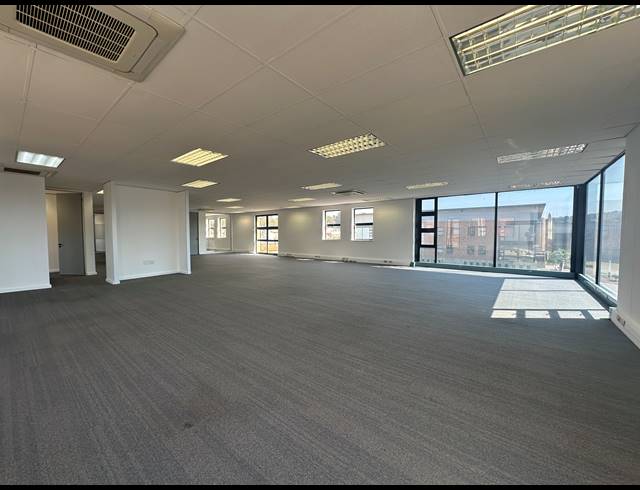 383.20M² OFFICE TO LET IN PAULSHOF